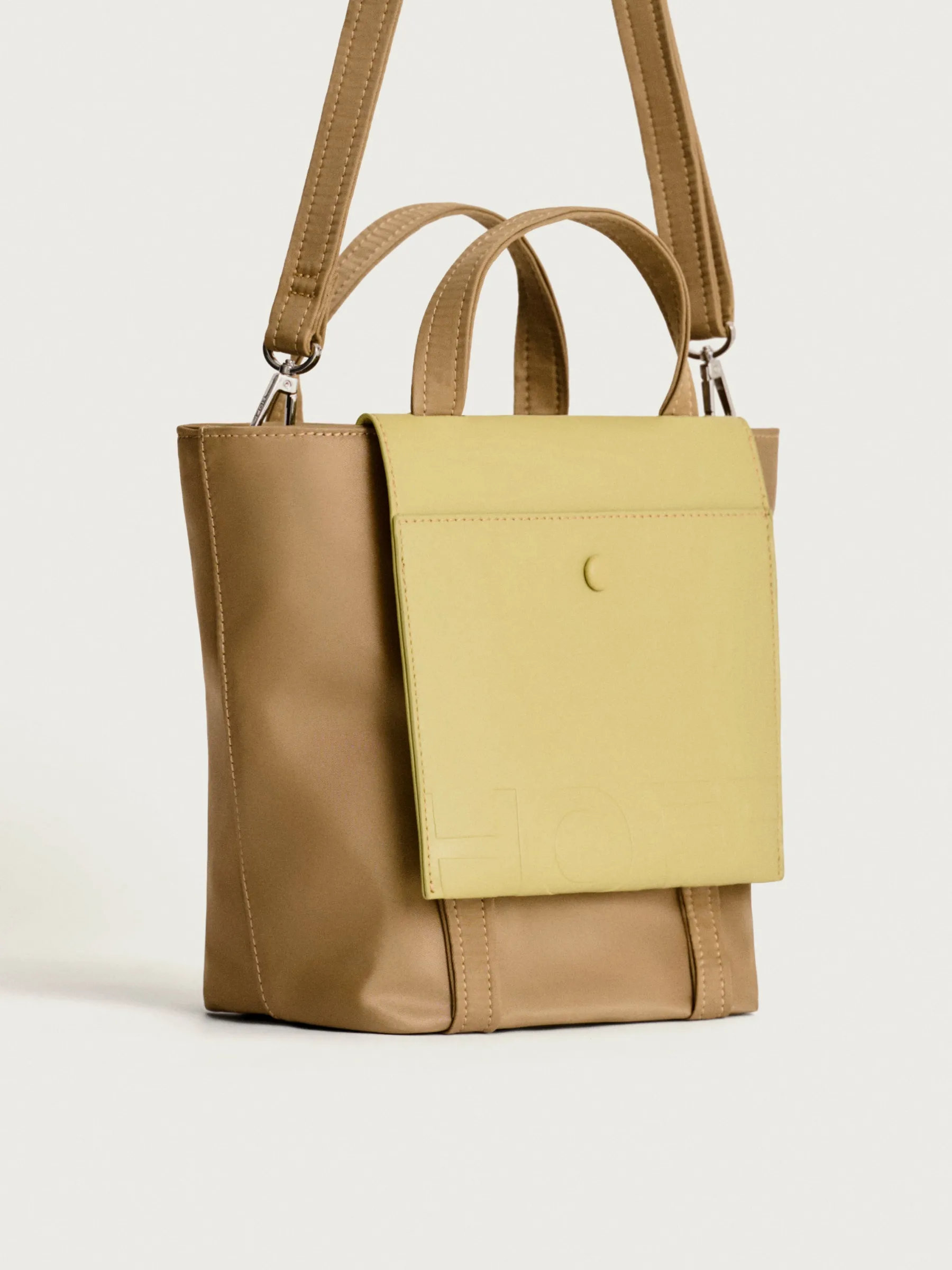 Nylon|Shoppers<HOFF GRAND CENTRAL